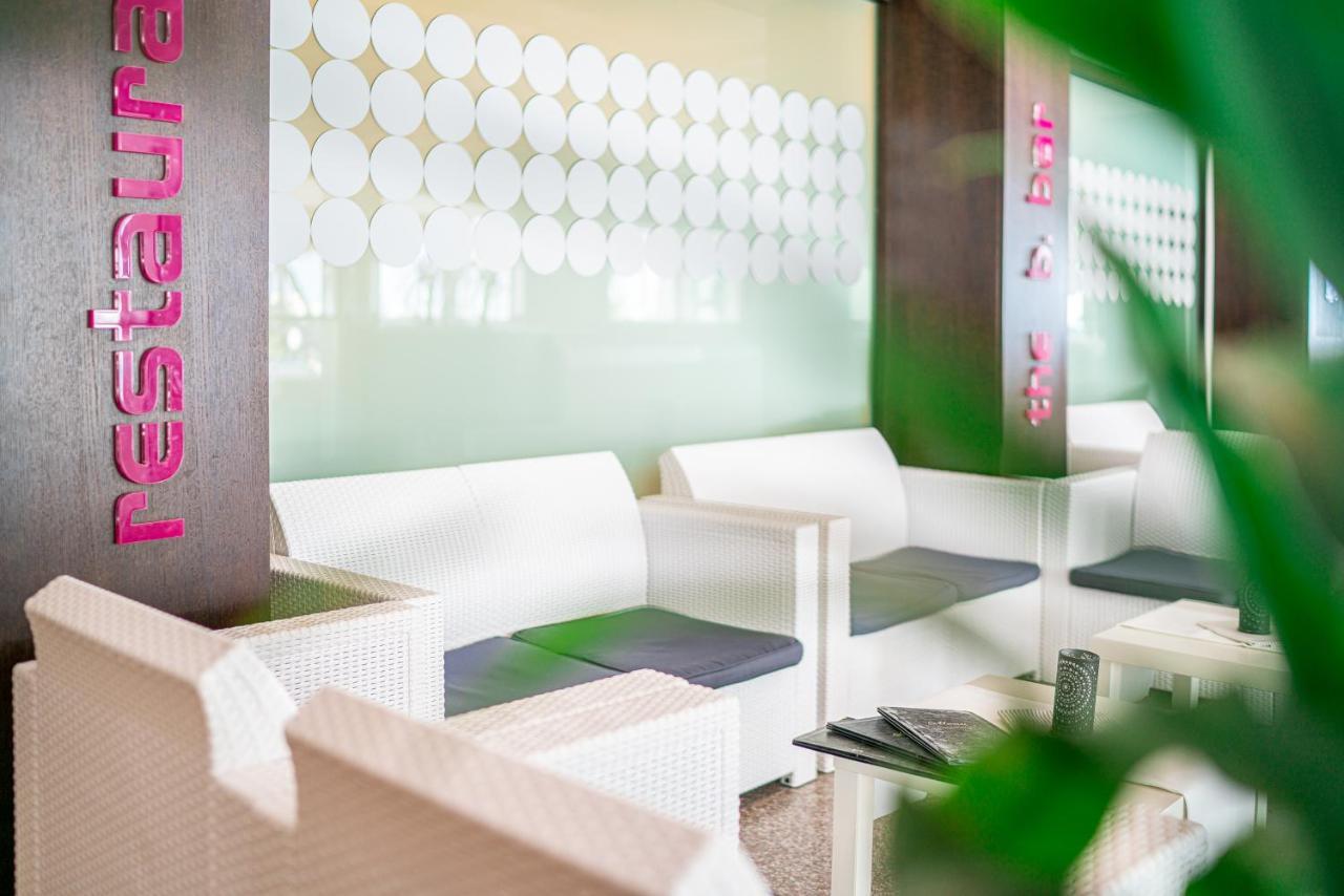 Hotel Bristol Lignano Sabbiadoro Bagian luar foto